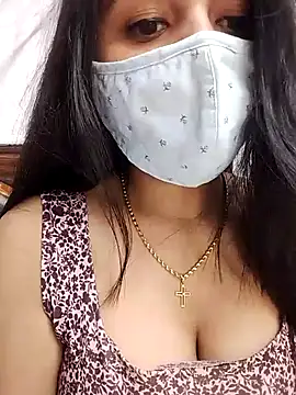 Gloie4u online show from January 2025 05:06:01 PM