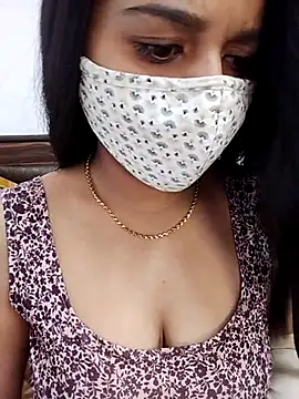 Gloie4u online show from February 2025 12:03:02 PM