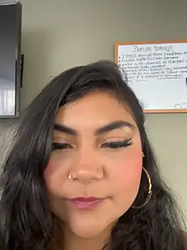Juli Walker online show from May 2026 03:28:01 PM
