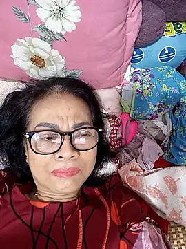 Snapshot of Hotestlove chatting on March 2025 10:42:01 PM Hotestlove online show from March 2025 10:42:01 PM