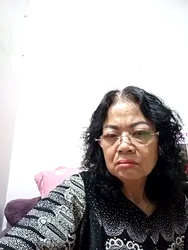 Snapshot of Hotestlove chatting on March 2025 12:06:02 PM Hotestlove online show from March 2025 12:06:02 PM