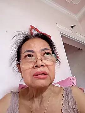 Snapshot of Hotestlove chatting on September 2025 01:33:02 AM Hotestlove online show from September 2025 01:33:02 AM