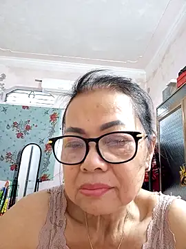 Snapshot of Hotestlove chatting on October 2025 11:01:02 PM Hotestlove online show from October 2025 11:01:02 PM