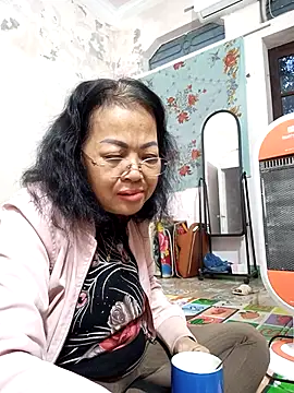 Hotestlove online show from November 2025 11:15:01 PM