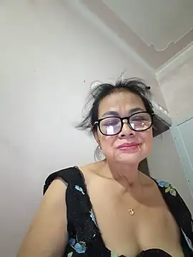 Hotestlove online show from July 2026 12:00:02 PM