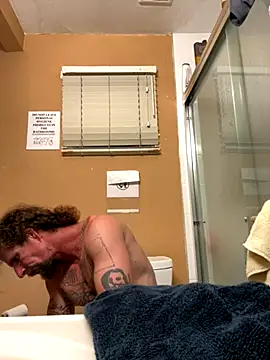 Crackkers online show from October 2025 04:51:02 AM