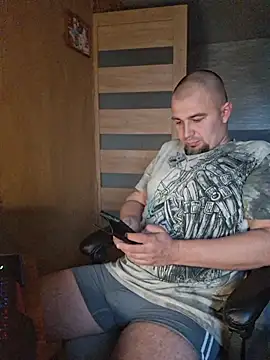 Foxyshaved online show from October 2025 05:15:01 AM