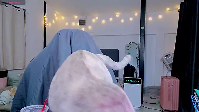 Kana G online show from February 2025 01:48:02 PM