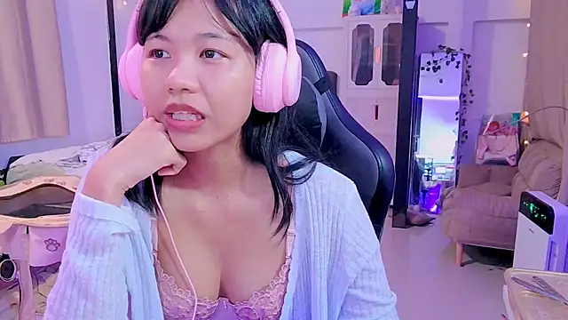 Kana G online show from March 2025 04:17:01 PM