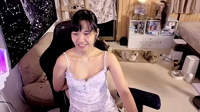 Kana G online show from September 2025 03:48:01 PM