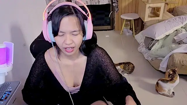 Kana G online show from November 2025 05:13:02 PM