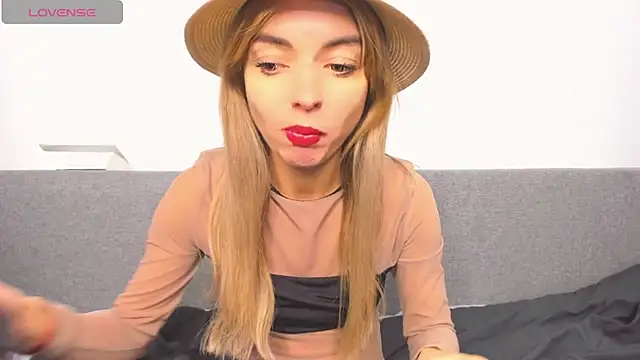 Snapshot of _ellen_meow_ chatting on December 2024 11:47:01 PM ellen meow online show from December 2024 11:47:01 PM