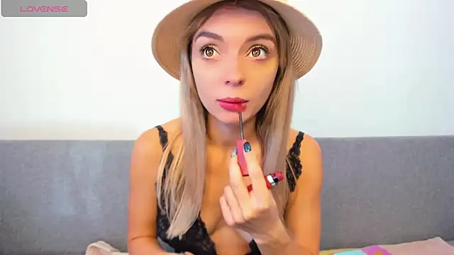 Snapshot of _ellen_meow_ chatting on March 2025 11:47:02 AM ellen meow online show from March 2025 11:47:02 AM
