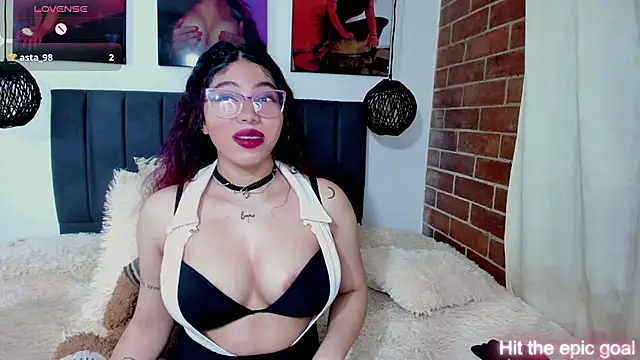 kyliejenner hot online show from February 2026 04:19:01 AM