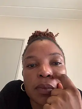 Snapshot of slimcateee chatting on February 2025 10:37:02 AM slimcateee online show from February 2025 10:37:02 AM