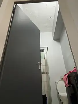 Snapshot of slimcateee chatting on September 2025 05:09:02 AM slimcateee online show from September 2025 05:09:02 AM