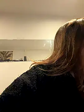 emma4xxx online show from November 2025 07:02:02 PM