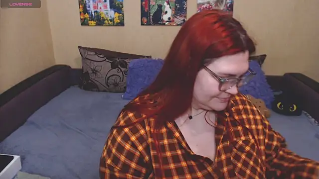 JuliaKeln online show from April 2026 07:58:01 PM