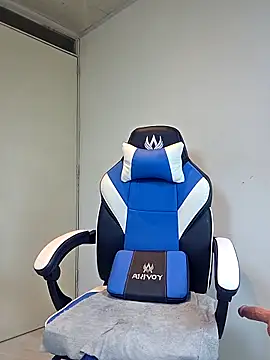 KittyKardy online show from April 2026 10:40:02 PM