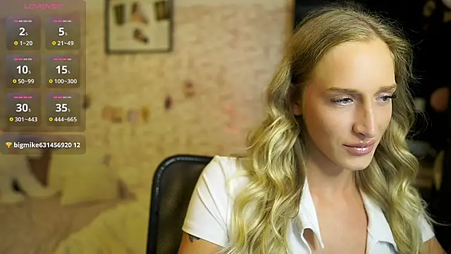 Nicolette  Shea  online show from October 2025 02:21:02 PM