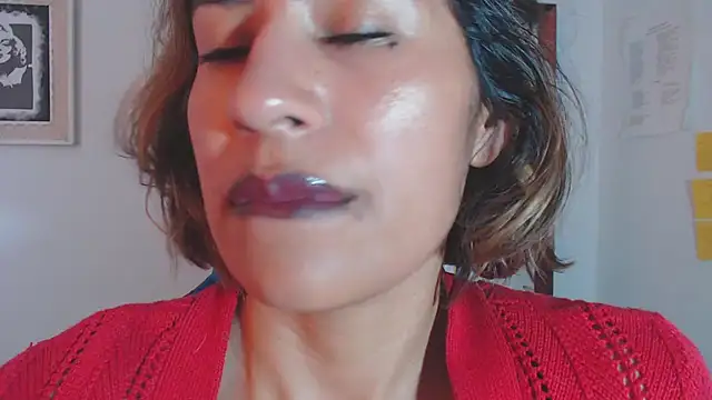 Snapshot of fantasty_nylon chatting on December 2024 08:05:02 PM fantasty nylon online show from December 2024 08:05:02 PM