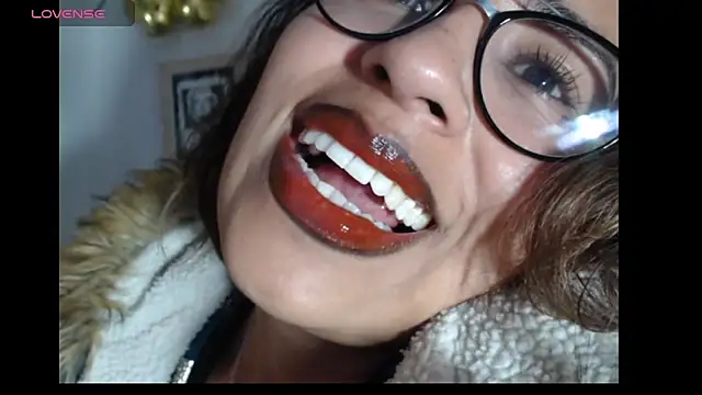 Snapshot of fantasty_nylon chatting on January 2025 11:15:02 PM fantasty nylon online show from January 2025 11:15:02 PM