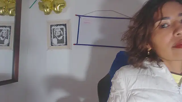 Snapshot of fantasty_nylon chatting on January 2025 03:12:01 AM fantasty nylon online show from January 2025 03:12:01 AM
