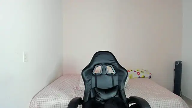 nina pons online show from April 2026 01:42:02 AM