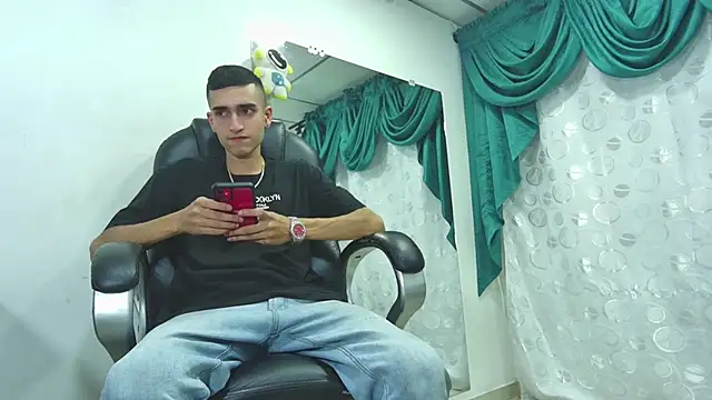 Snapshot of Ethan_Booy chatting on March 2025 09:16:02 PM Ethan Booy online show from March 2025 09:16:02 PM