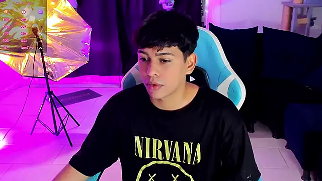 Franco Rizzo  online show from November 2025 12:32:01 AM