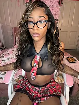 Snapshot of VixenCapri chatting on December 2024 07:00:02 PM VixenCapri online show from December 2024 07:00:02 PM