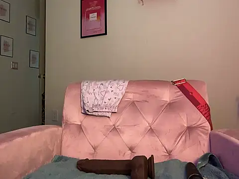 Snapshot of VixenCapri chatting on February 2025 07:52:01 PM VixenCapri online show from February 2025 07:52:01 PM