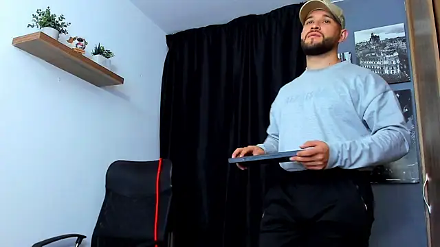 AndrewDiaz online show from November 2025 03:39:01 AM