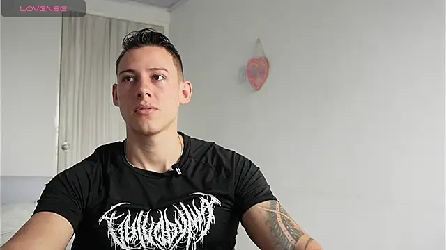 Muscle King Cum online show from April 2026 02:00:02 PM