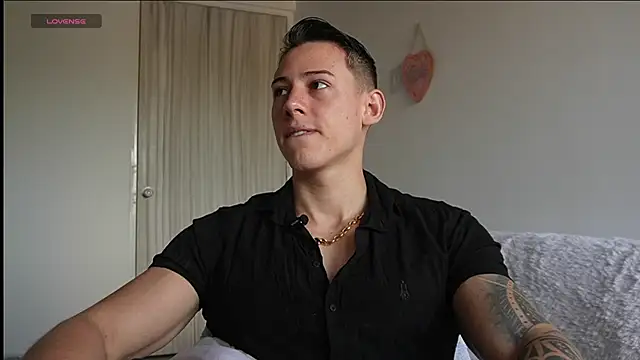 Muscle King Cum online show from June 2026 01:24:02 PM