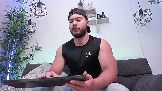 SebastianVilla  online show from March 2025 09:11:02 PM