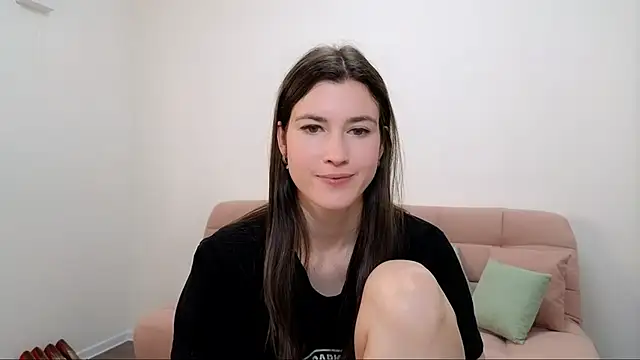 Snapshot of AliciaNewell chatting on December 2024 10:28:02 AM AliciaNewell online show from December 2024 10:28:02 AM