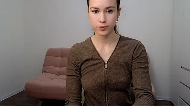 Snapshot of AliciaNewell chatting on December 2024 01:33:02 PM AliciaNewell online show from December 2024 01:33:02 PM