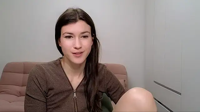 Snapshot of AliciaNewell chatting on December 2024 07:58:02 AM AliciaNewell online show from December 2024 07:58:02 AM