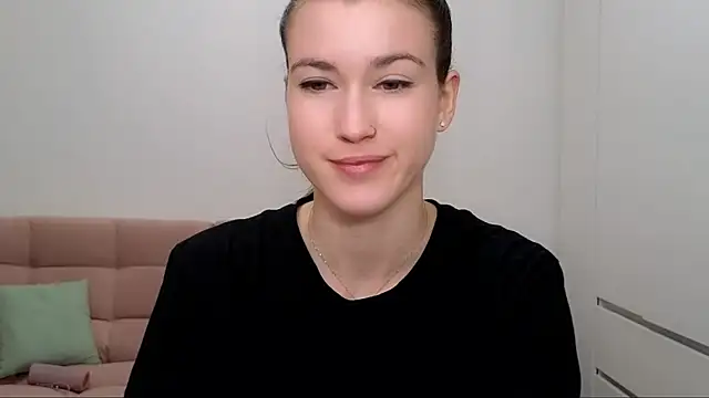Snapshot of AliciaNewell chatting on January 2025 08:18:02 AM AliciaNewell online show from January 2025 08:18:02 AM