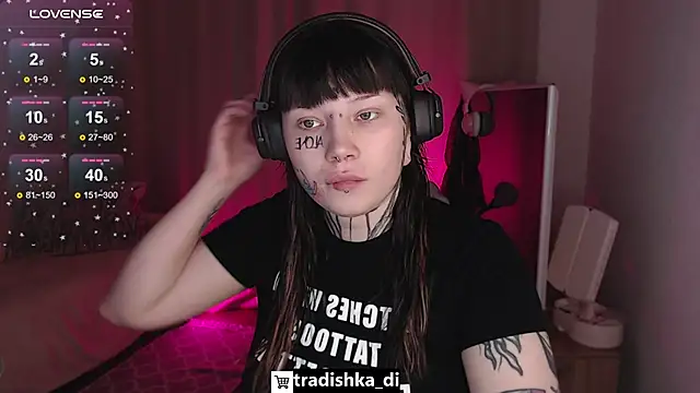 tradishka online show from November 2025 09:14:02 PM