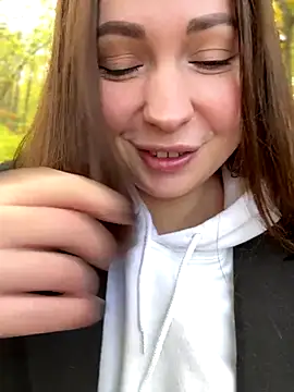 dreams4u online show from October 2025 10:37:01 AM