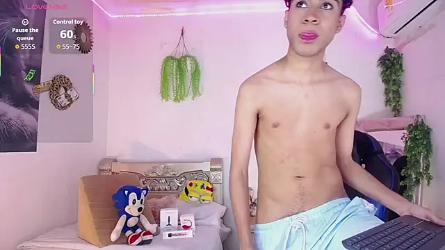 Snapshot of huge_armound chatting on October 2025 02:56:02 AM huge armound online show from October 2025 02:56:02 AM