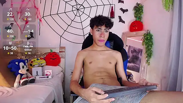 Snapshot of huge_armound chatting on October 2025 07:05:02 AM huge armound online show from October 2025 07:05:02 AM