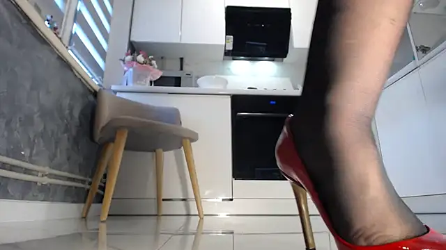 Snapshot of Marina- chatting on February 2025 02:45:01 PM Marina- online show from February 2025 02:45:01 PM