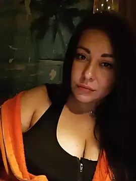 DaisyStreet online show from December 2024 08:00:01 PM
