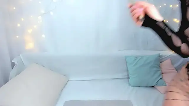 Lily Daviss online show from April 2026 02:36:02 AM