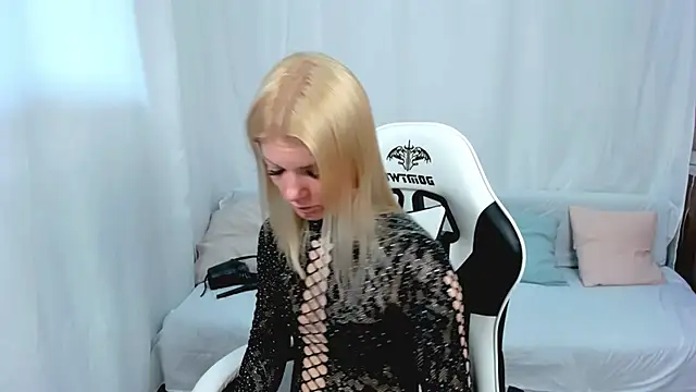 Lily Daviss online show from April 2026 02:25:02 AM