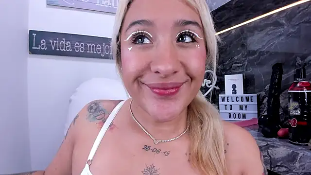 miss danika online show from December 2024 02:08:02 PM