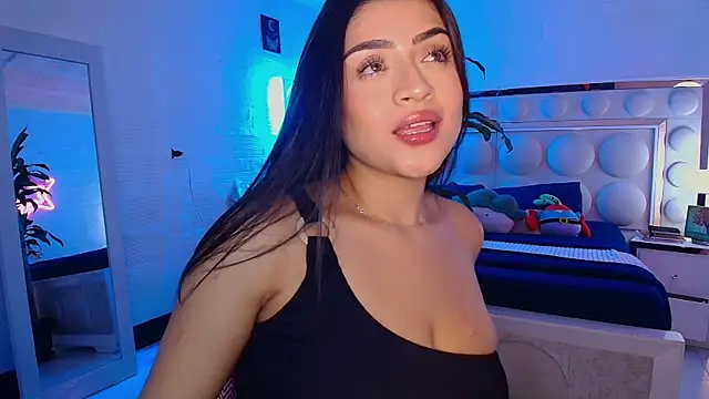 lucianaroy online show from October 2025 03:17:01 AM